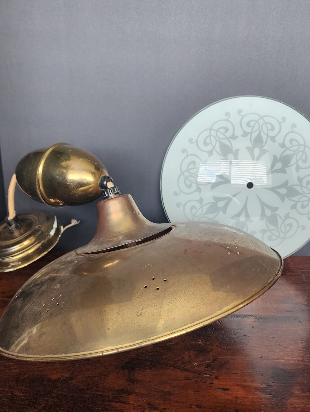 MCM Atomic Age UFO Saucer Light Lamp Pendant 14" Retractable Pull-Down Ca. 1960s